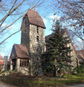 Church_in_the_Gardens_UCC_50_Ascan_Av_jeh